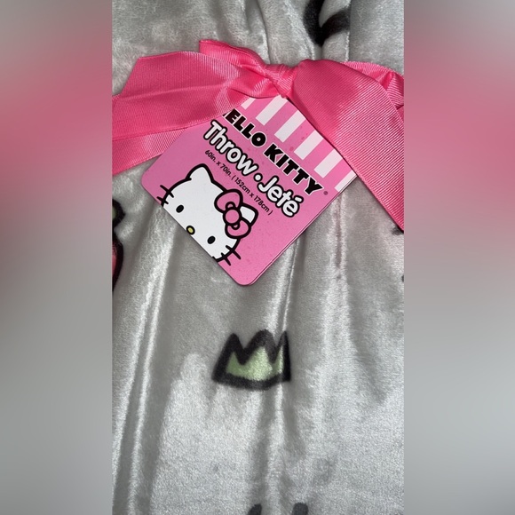 Hello Kitty throw blanket - Picture 3 of 3